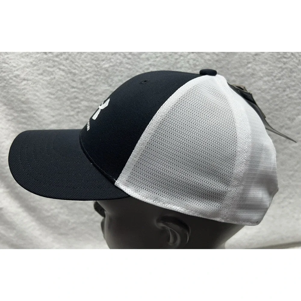 Under Armour Boys Adjustable Black Blitzing Trucker Hat